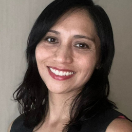 Fernanda Landeros, Profesora General mención Lenguaje y comunicaciones.